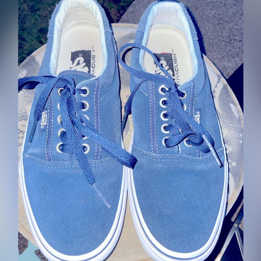 Vans Authentic—Since 1966. Men’s sz 7.5 ultra Cush. Navy blue. Worn a few times